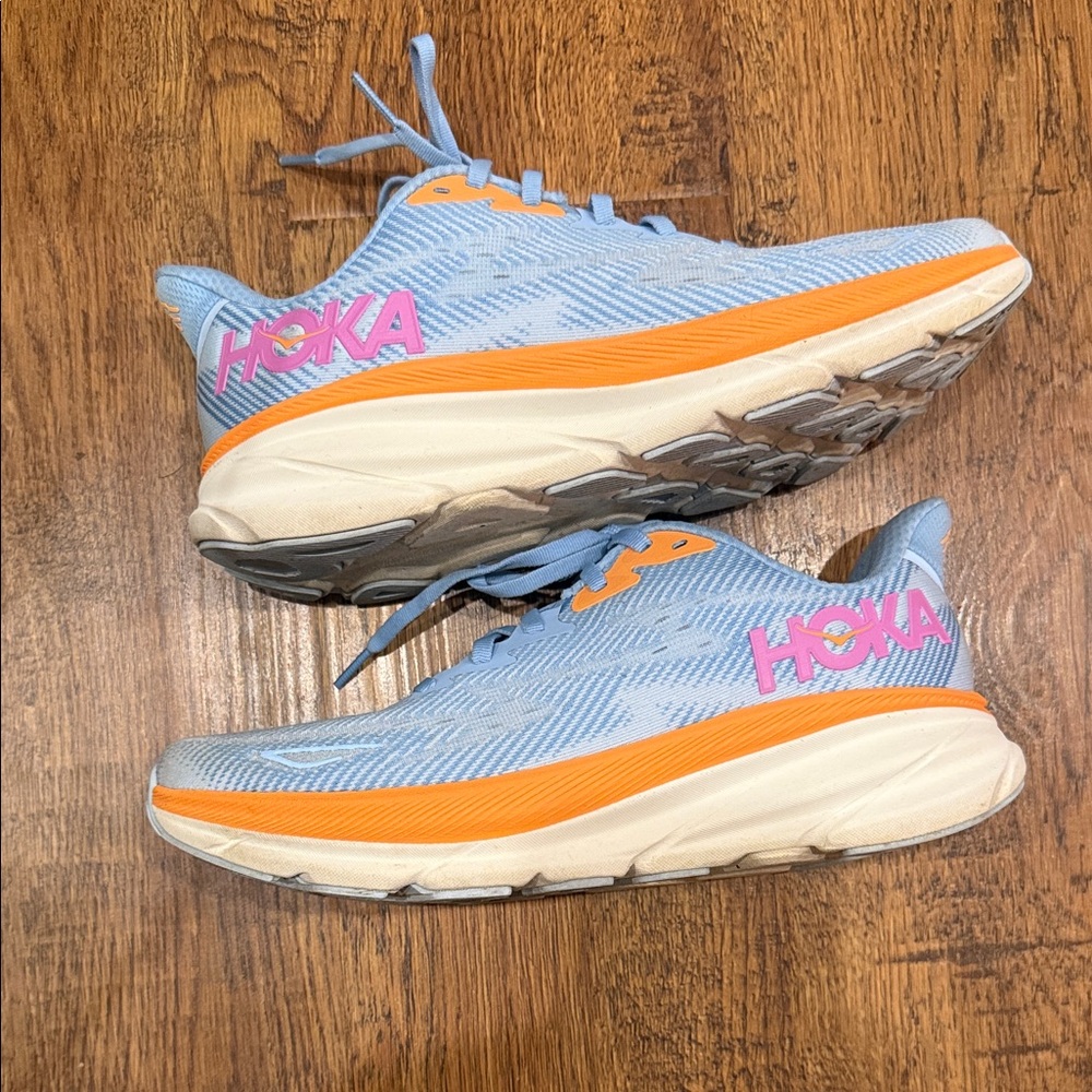 Women’s Hoka W Clifton 9
Original box
Worn twice
GREAT CONDITION